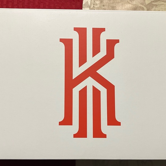 Nike Kyrie Low 4 TB Men’s Shoe - Picture 6 of 6